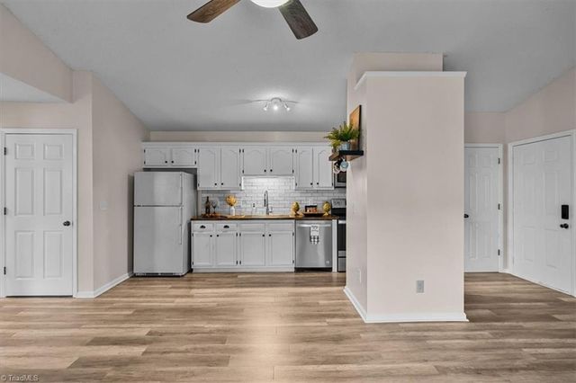 3701 Cotswold Terrace 7M, Greensboro, NC 27410