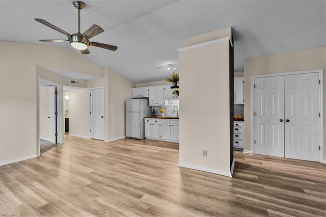 3701 Cotswold Terrace 7M, Greensboro, NC 27410