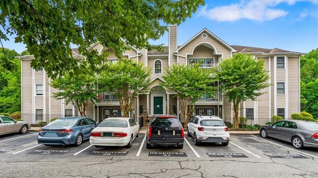 3701 Cotswold Terrace 7M, Greensboro, NC 27410