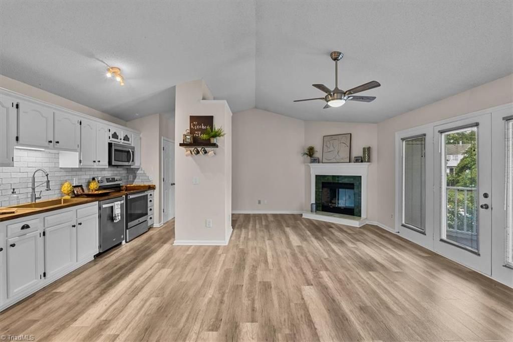 3701 Cotswold Terrace 7M, Greensboro, NC 27410