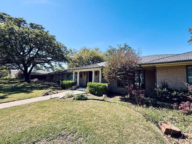 7141 Twin Tree Lane, Dallas, TX 75214