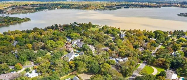 7141 Twin Tree Lane, Dallas, TX 75214