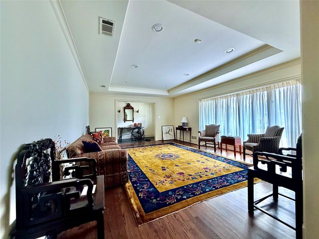 7141 Twin Tree Lane, Dallas, TX 75214