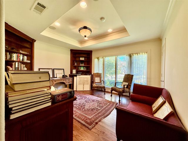 7141 Twin Tree Lane, Dallas, TX 75214