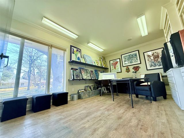 7141 Twin Tree Lane, Dallas, TX 75214