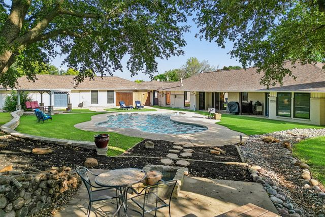 2705 N Quail Run Court, Southlake, TX 76092