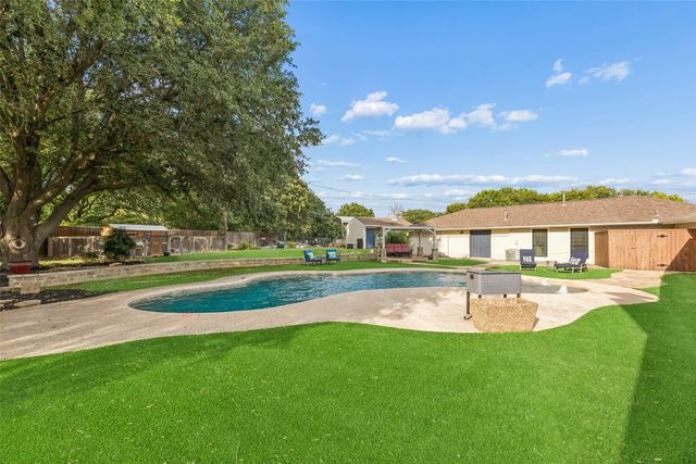 2705 N Quail Run Court, Southlake, TX 76092