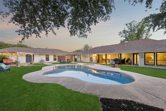 2705 N Quail Run Court, Southlake, TX 76092
