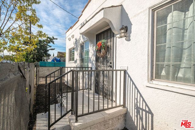 6419 Bonsallo Avenue, Los Angeles, CA 90044