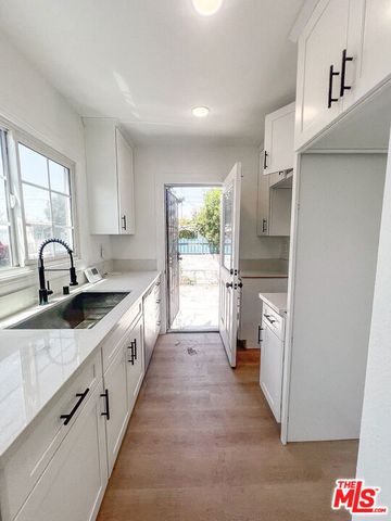 6419 Bonsallo Avenue, Los Angeles, CA 90044