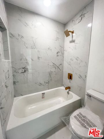 6419 Bonsallo Avenue, Los Angeles, CA 90044