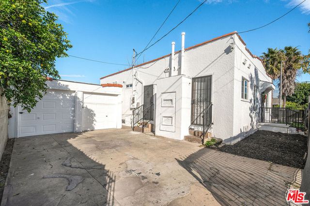 6419 Bonsallo Avenue, Los Angeles, CA 90044