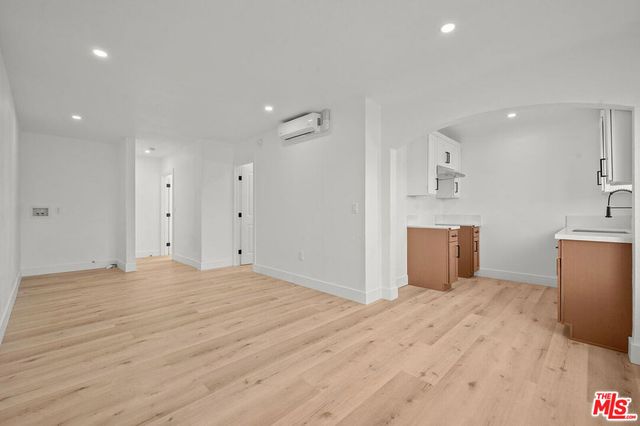 6419 Bonsallo Avenue, Los Angeles, CA 90044