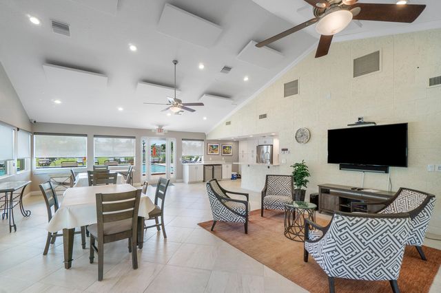 419 SW 28th Avenue, Delray Beach, FL 33445