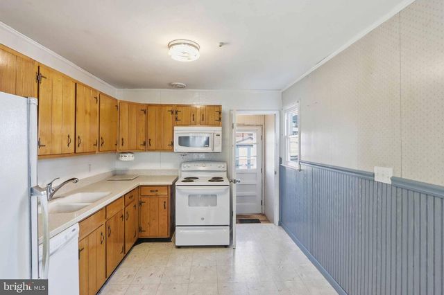 812 CEDAR BRANCH DR, Glen Burnie, MD 21061