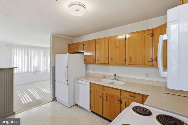 812 CEDAR BRANCH DR, Glen Burnie, MD 21061