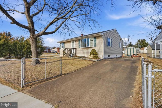 812 CEDAR BRANCH DR, Glen Burnie, MD 21061