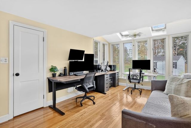 106 Maebeth St, Springfield, MA 01119