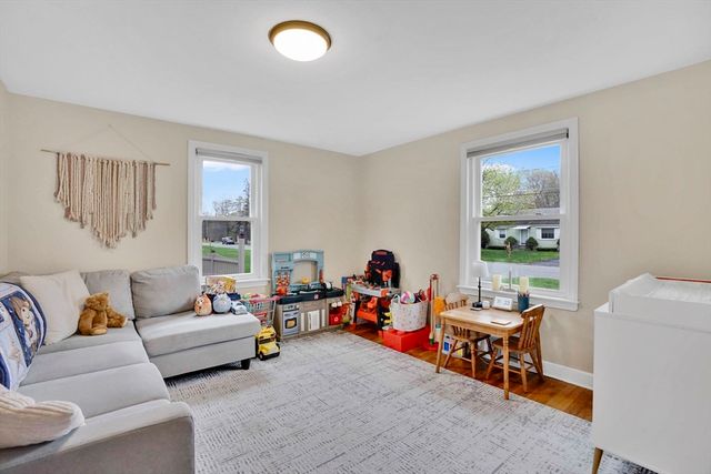 106 Maebeth St, Springfield, MA 01119
