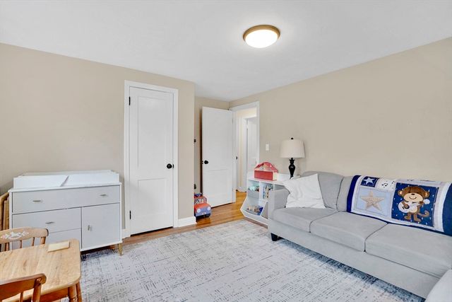 106 Maebeth St, Springfield, MA 01119