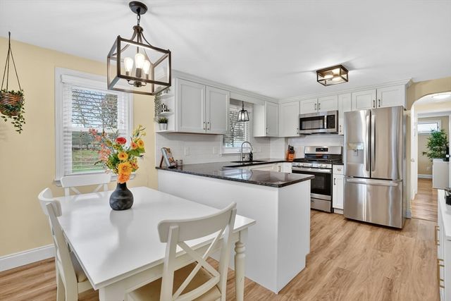 106 Maebeth St, Springfield, MA 01119