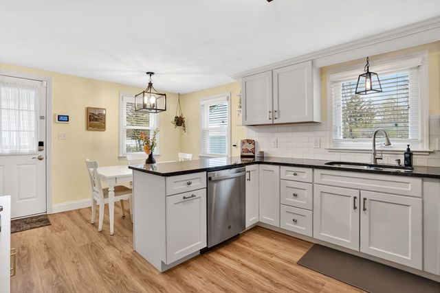 106 Maebeth St, Springfield, MA 01119