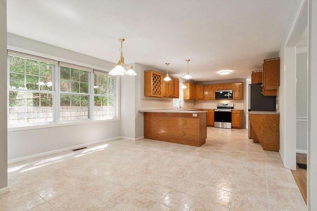 15 Marks Way, Maynard, MA 01754