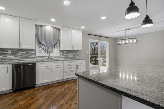 24240 S Burr Road, Channahon, IL 60410