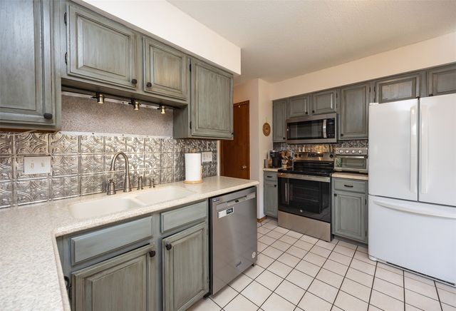 5918 Aspen Circle, Johnston, IA 50131