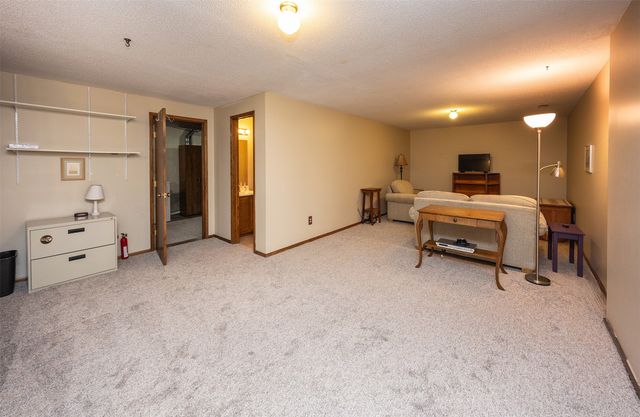 5918 Aspen Circle, Johnston, IA 50131