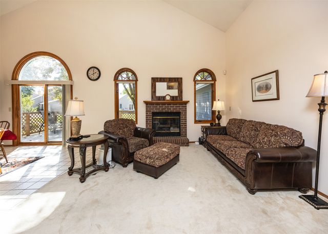 5918 Aspen Circle, Johnston, IA 50131