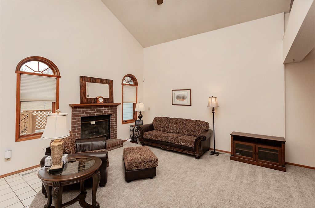 5918 Aspen Circle, Johnston, IA 50131