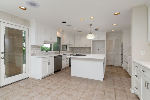 3505 Estates Drive, Dalworthington Gardens, TX 76016