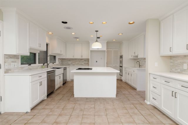3505 Estates Drive, Dalworthington Gardens, TX 76016