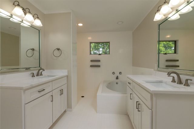 3505 Estates Drive, Dalworthington Gardens, TX 76016
