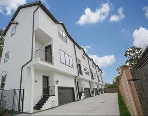 1548 W 23rd Street, Houston, TX 77008