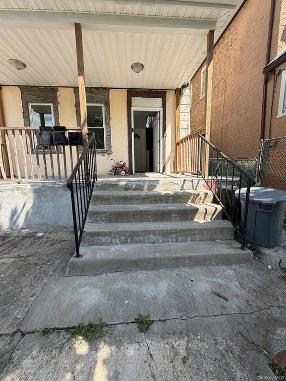 535 S 8th Avenue, Mount Vernon, NY 10550 — exterior