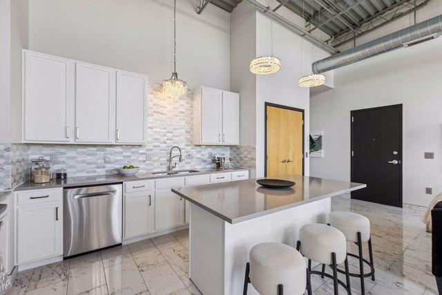 1701 Madison Street NE 404, Minneapolis, MN 55413