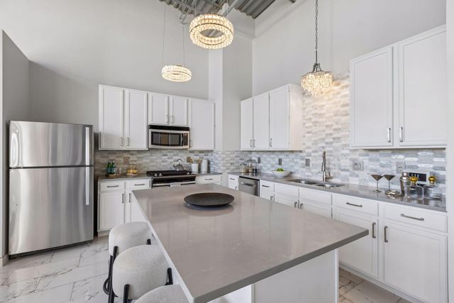 1701 Madison Street NE 404, Minneapolis, MN 55413