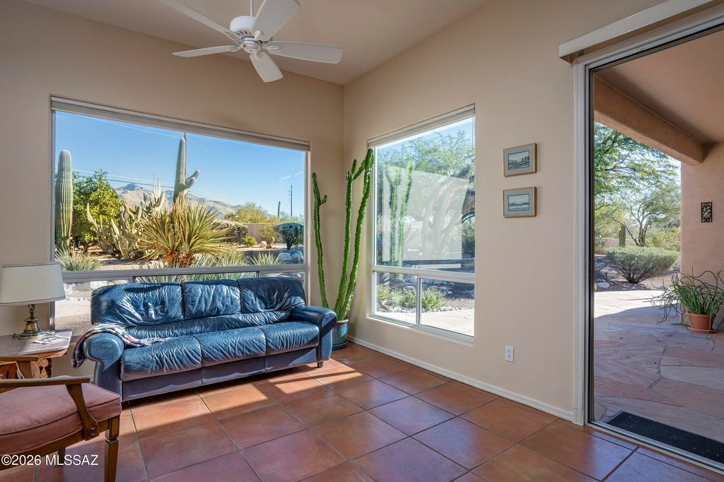 Image 12 of property listing at 715 W Panorama Road, Tucson, AZ 85704