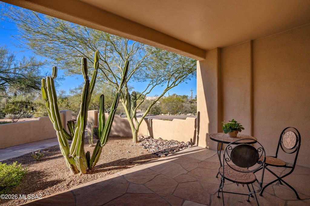 Image 15 of property listing at 715 W Panorama Road, Tucson, AZ 85704