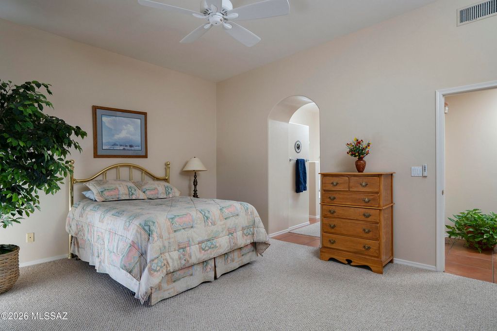 Image 18 of property listing at 715 W Panorama Road, Tucson, AZ 85704