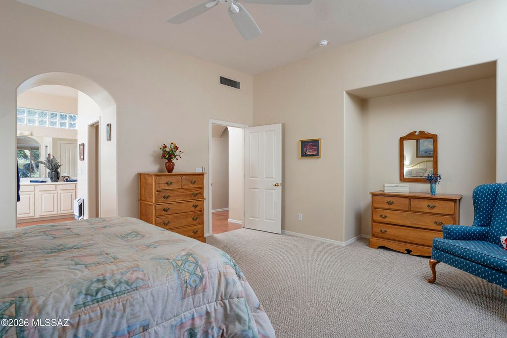 Image 20 of property listing at 715 W Panorama Road, Tucson, AZ 85704