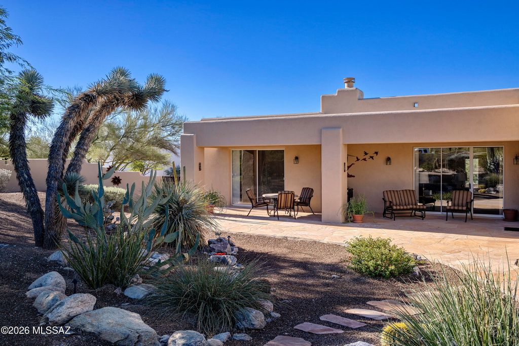 Image 31 of property listing at 715 W Panorama Road, Tucson, AZ 85704