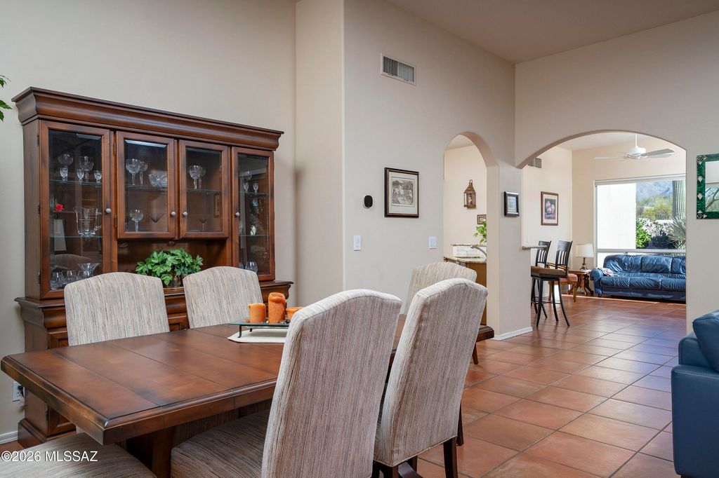 Image 9 of property listing at 715 W Panorama Road, Tucson, AZ 85704