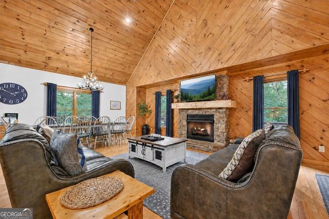 50 Kings Court, Ellijay, GA 30540