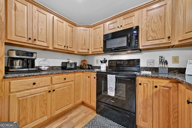 50 Kings Court, Ellijay, GA 30540