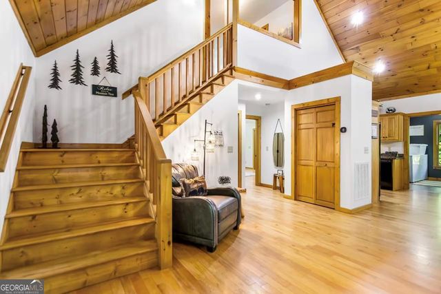50 Kings Court, Ellijay, GA 30540