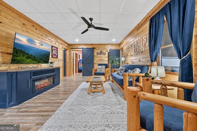 50 Kings Court, Ellijay, GA 30540