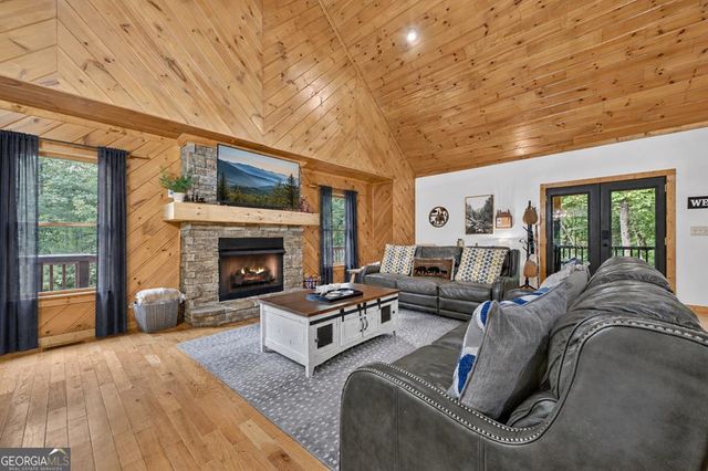 50 Kings Court, Ellijay, GA 30540